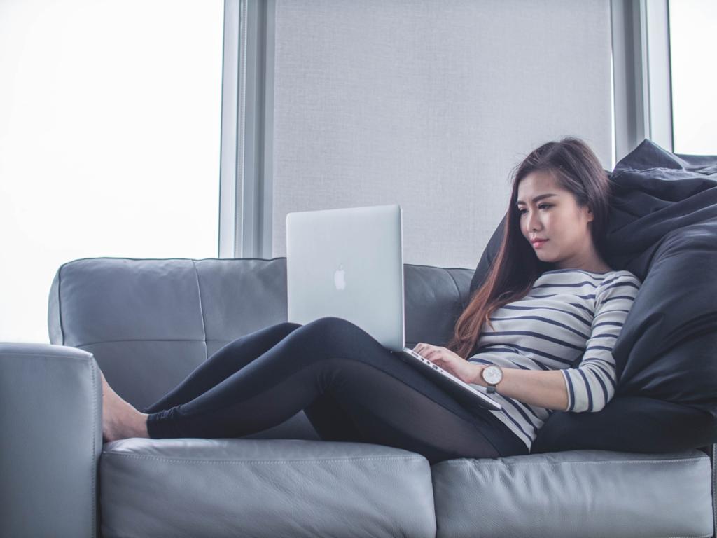 girl with laptop